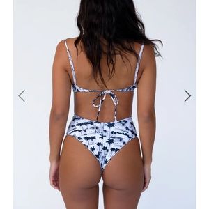 Skatie Melly Bottom (Size Medium) in Rosarito